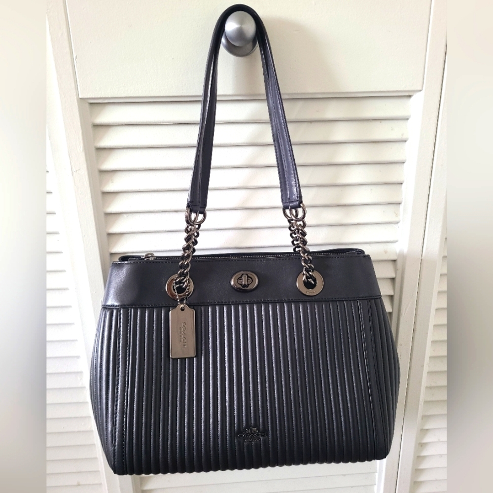 Coach Turnlock Edie Carryall Hand-Bag Black Quilted